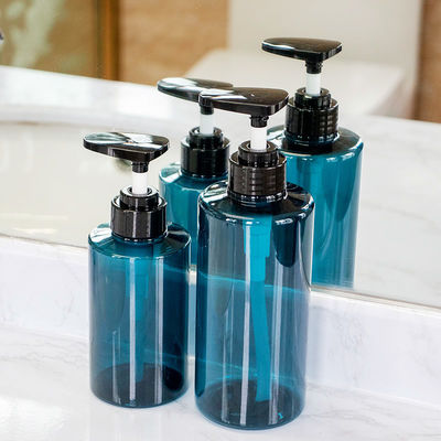 Chai nhựa tròn đựng lotion với thân chai bằng vật liệu PET bền và nắp nhựa mạ UV, thích hợp cho các sản phẩm chăm sóc da