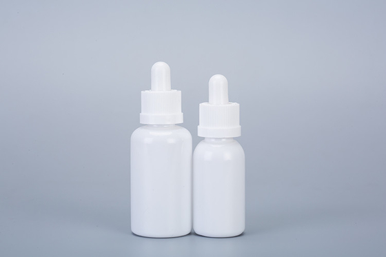 Chiếc chai nhỏ giọt 10-120ml Mũi vít mịn Logo tùy chỉnh minh bạch Đen tùy chỉnh