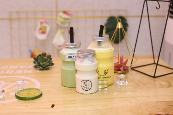 Các bình trà sữa cách nhiệt hình vuông với tay cầm