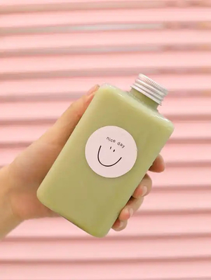 Các chai trà bong bóng có tường hai lần có thể sử dụng lại với vít trên nắp