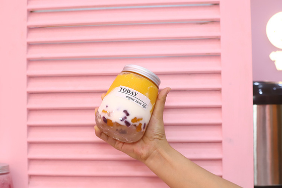 chai trà sữa rõ ràng chống rò rỉ với tay cầm giữ uống an toàn và không rắc rối
