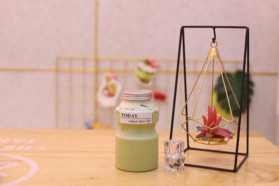 Bình trà sữa chống rò rỉ hình vuông tròn với lớp cách nhiệt, mang lại khả năng chống rò rỉ và kiểm soát nhiệt độ