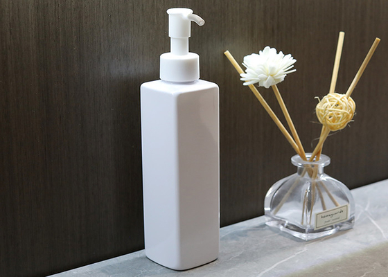 LEAD MIỄN PHÍ Chai nhựa rỗng hình vuông 200ml có bơm có khóa