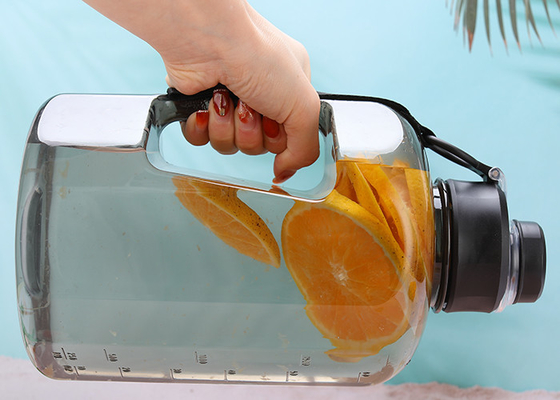 Bình nước nhựa 2l chống rò rỉ nắp gập có tay cầm Không chứa BPA